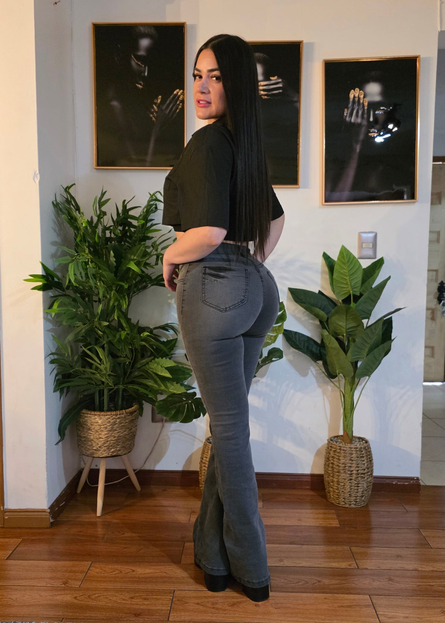 EZ2516 | Flare Nacional Gris Lineal 5 Botones | EZ