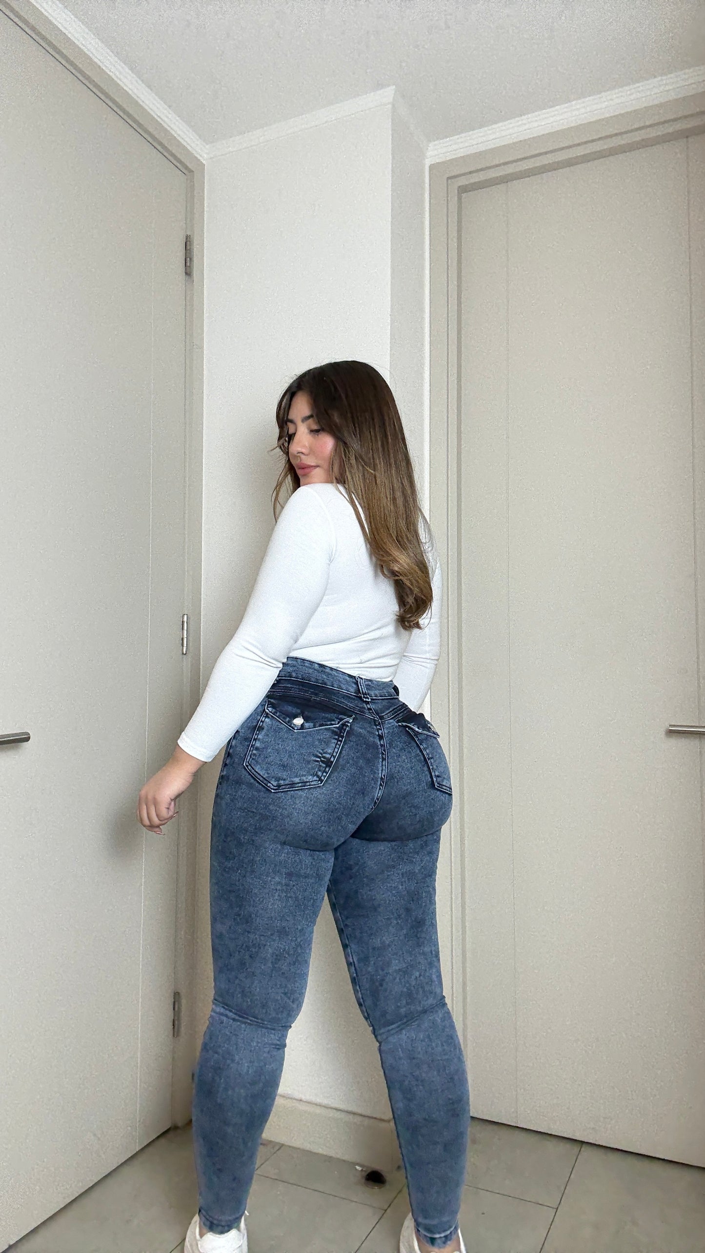 Jeans Skinny Azul Gravillado Confección Chilena | Modelo EZ2510 | EZ Nacional (B2)