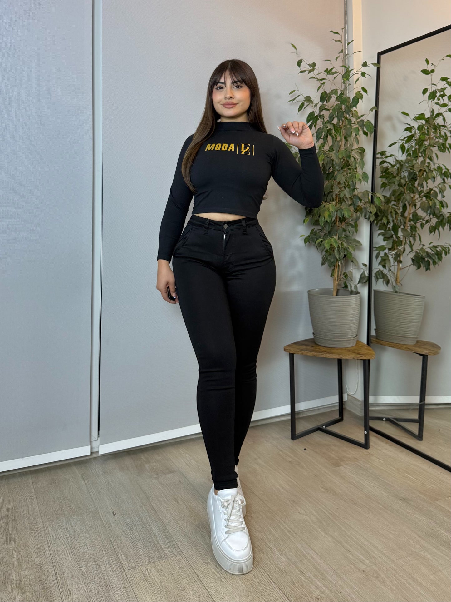 MC5004-2 (I3) | Skinny Negro Con Faja | Menina