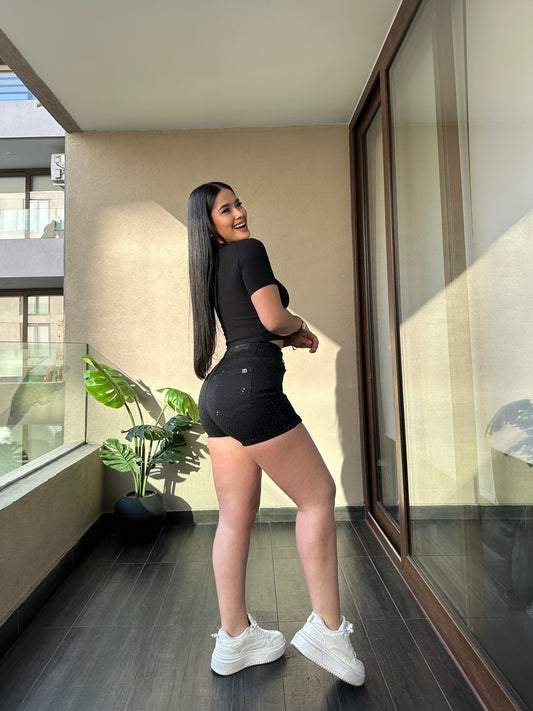 MB047-1| Flada Short Brillos Negra | Menina