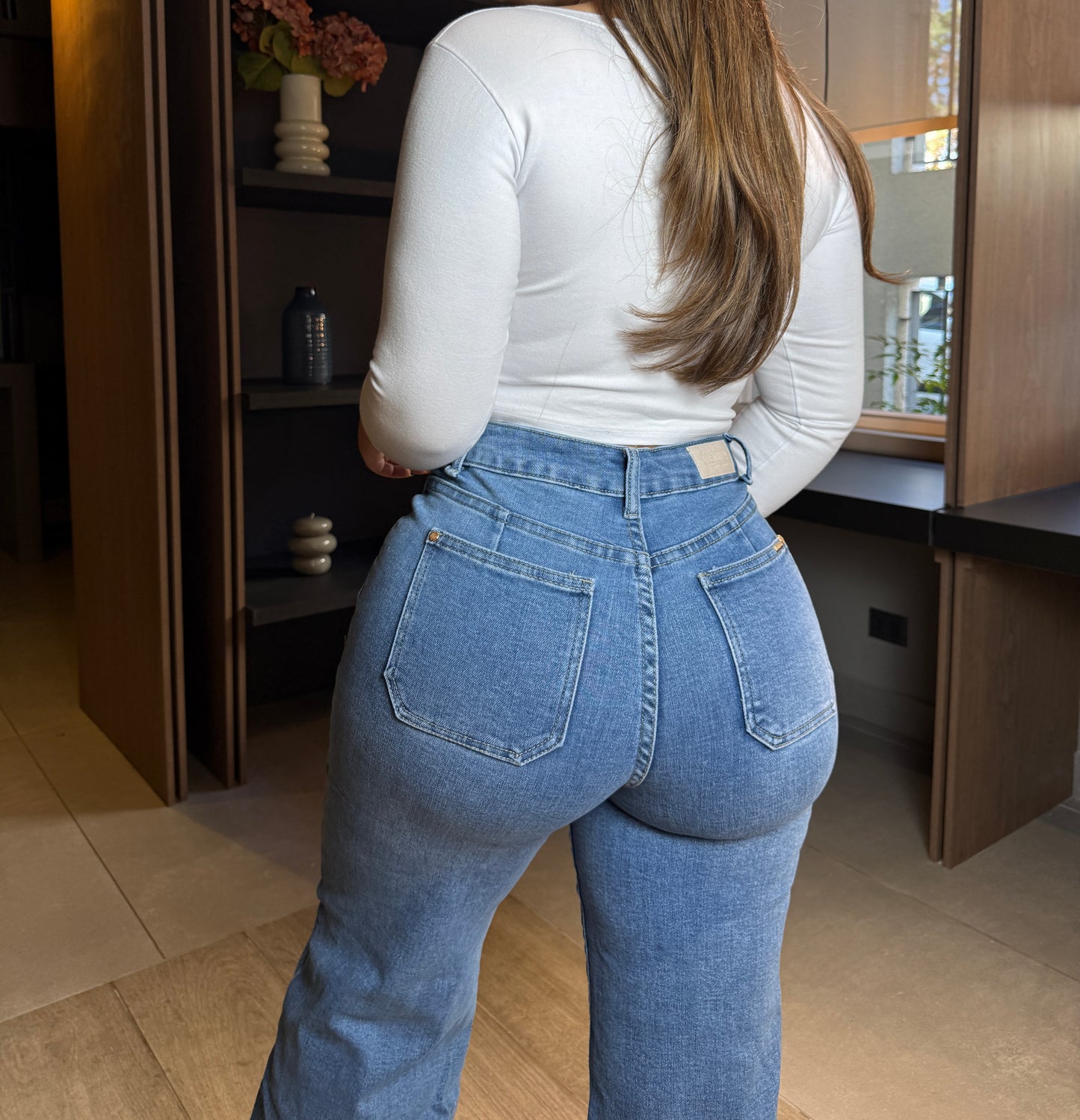 MB2008-1 (C1) | Palazzo Azul | Menina