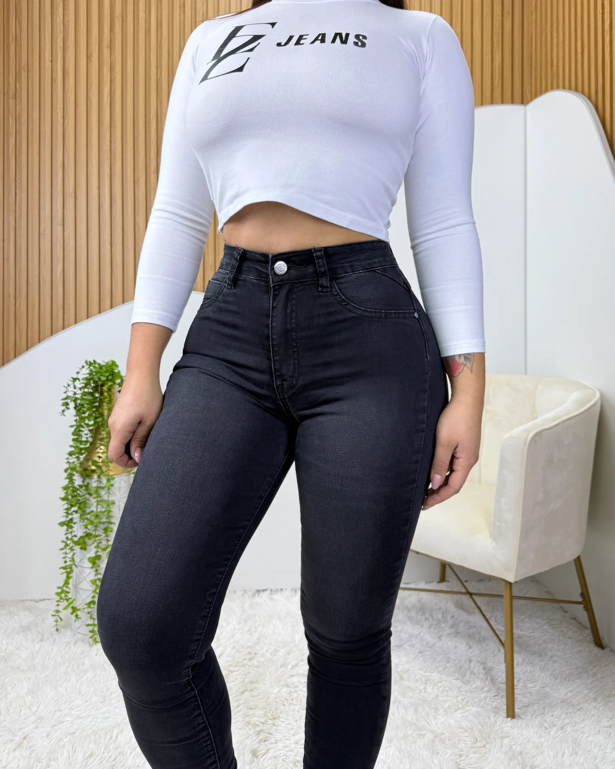 MC1056-2 | Skinny Negro Focalizado (ARRIBA)