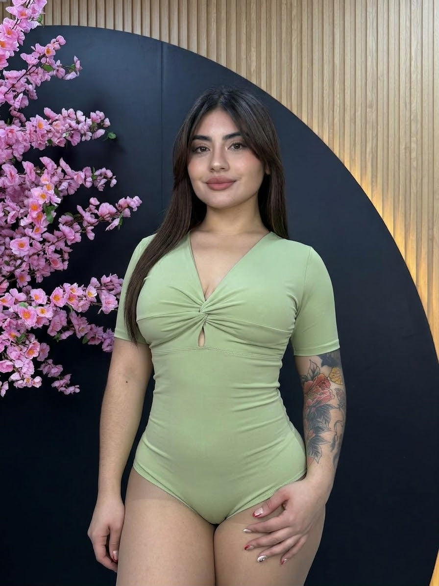 B12 | Body Modelador Escote Nudo Manga Corta | EZ