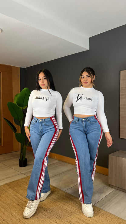 Modelo A304-1 (B5) |Jeans Wide Leg + Buzo Franja Roja |  Menina
