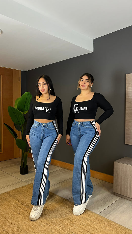 Modelo A304-2 (F6) |Jeans Wide Leg + Buzo Franja Negra | Menina