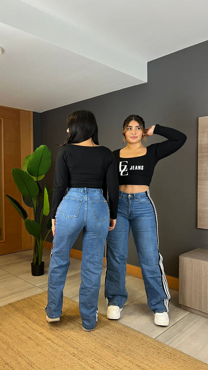Modelo A304-2 (A7) |Jeans Wide Leg + Buzo Franja Negra | Menina