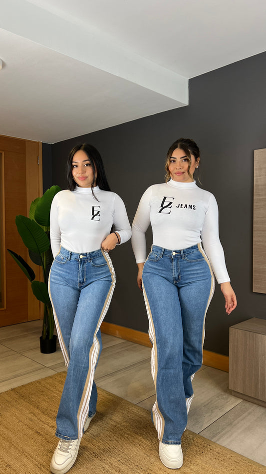 Modelo A304 (F7) |Jeans Wide Leg + Buzo Franja Beige |  Menina