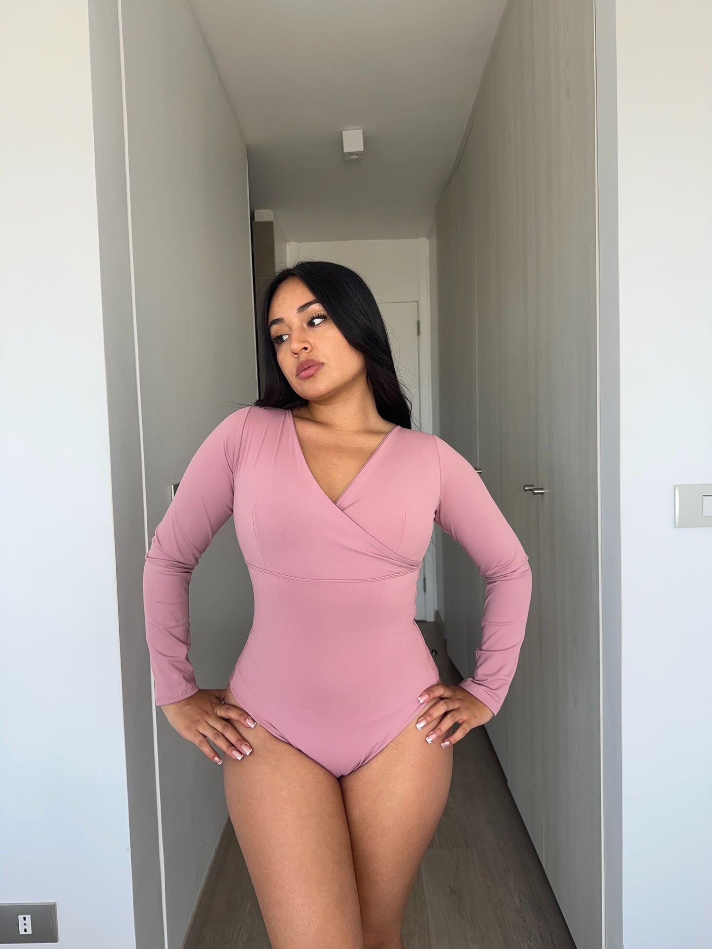 B04-Colaless | Body Modelador Escote Cruzado Manga Larga Colaless | EZ