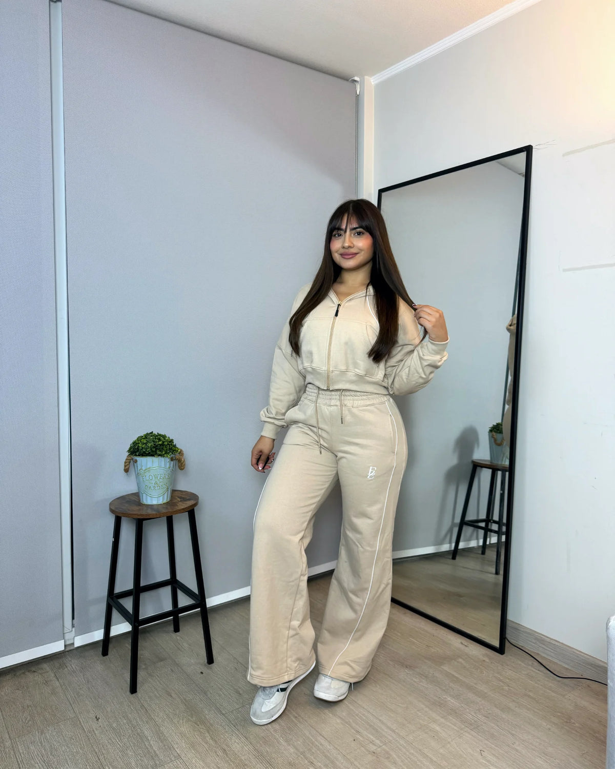 Conjunto buzo hoodie y palazzo premium beige, look athleisure — Mujer ModaEZ