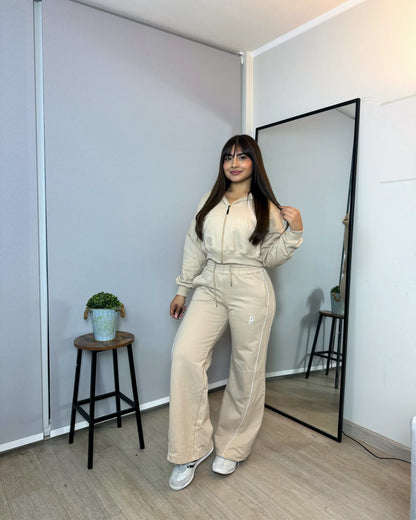 Conjunto buzo hoodie y palazzo premium beige, look athleisure — Mujer ModaEZ