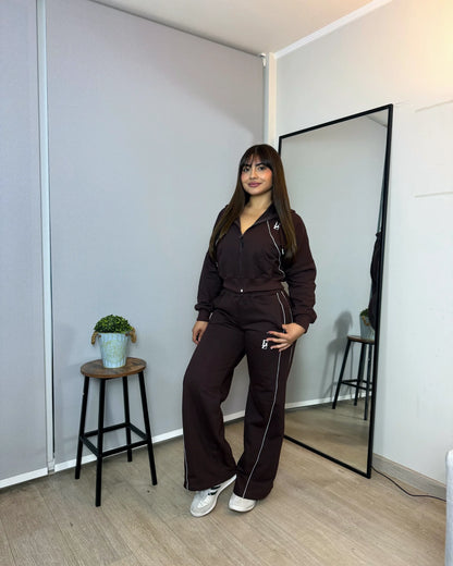 Conjunto buzo hoodie y palazzo premium café oscuro, look athleisure — Mujer ModaEZ