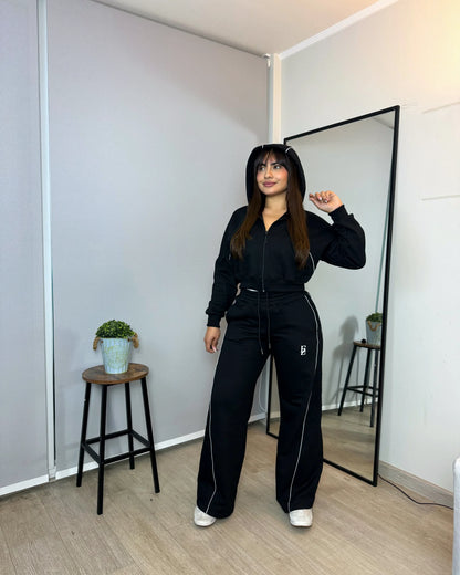 Conjunto hoodie crop y pantalón palazzo premium negro, vista frontal — Mujer ModaEZ