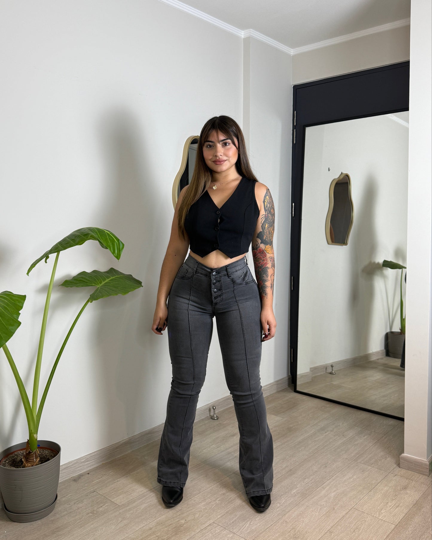 EZ2516 | Flare Nacional Gris Lineal 5 Botones | EZ