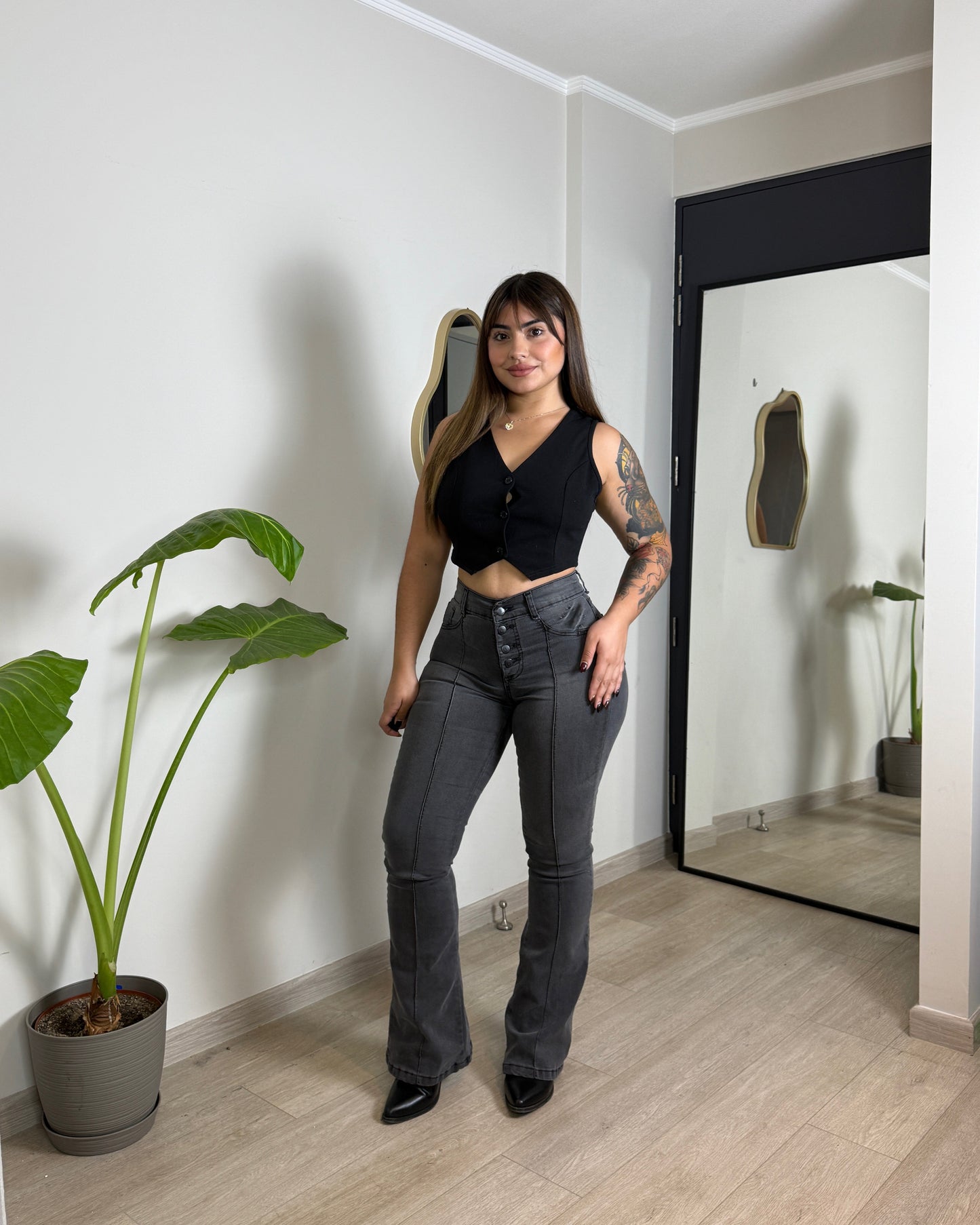 EZ2516 | Flare Nacional Gris Lineal 5 Botones | EZ