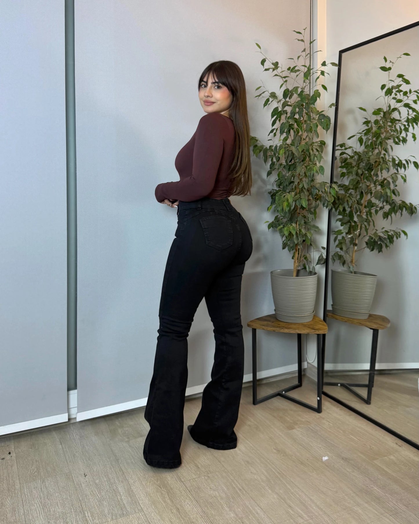EZ2533 | Jeans Flare Negro Nacional Ultra Push Up | EZ
