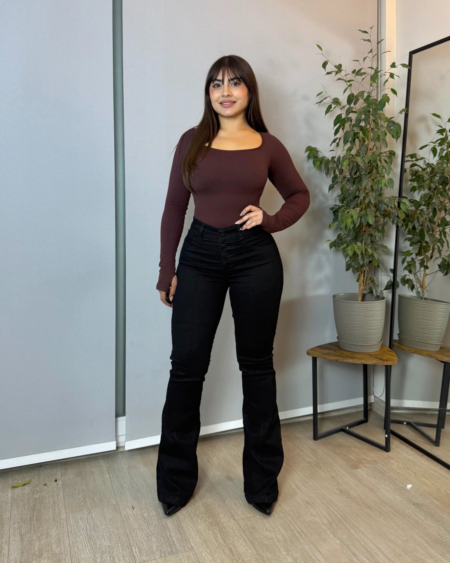 EZ2534 | Jeans Flare Lineal 5 Botones Negro Nacional Ultra Push Up | EZ
