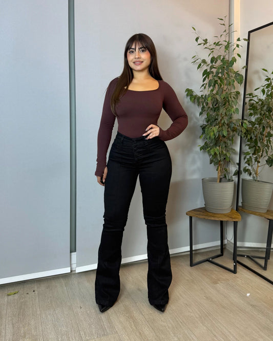 EZ2534 | Jeans Flare Lineal 5 Botones Negro Nacional Ultra Push Up | EZ