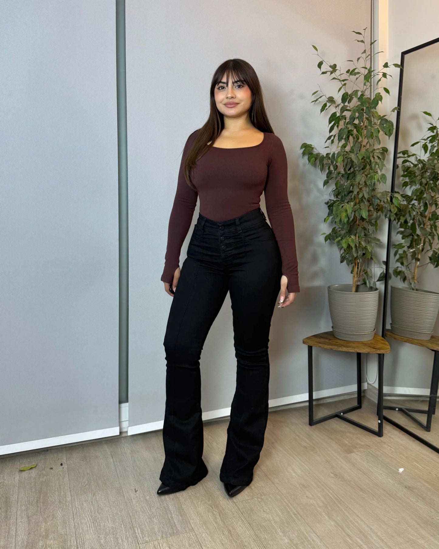 EZ2534 | Jeans Flare Lineal 5 Botones Negro Nacional Ultra Push Up | EZ
