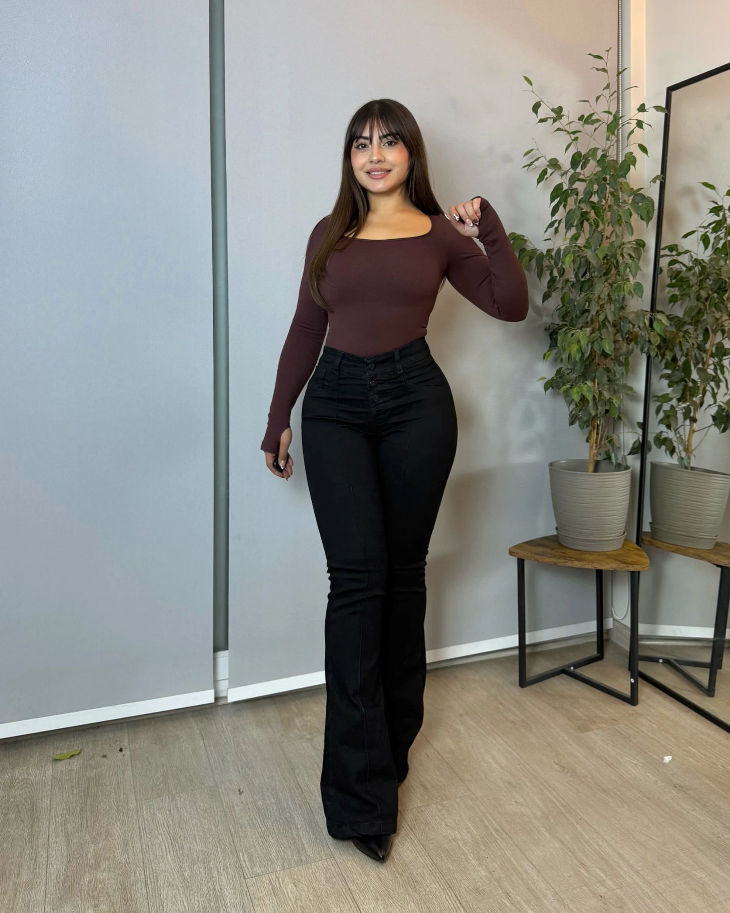 EZ2534 | Jeans Flare Lineal 5 Botones Negro Nacional Ultra Push Up | EZ