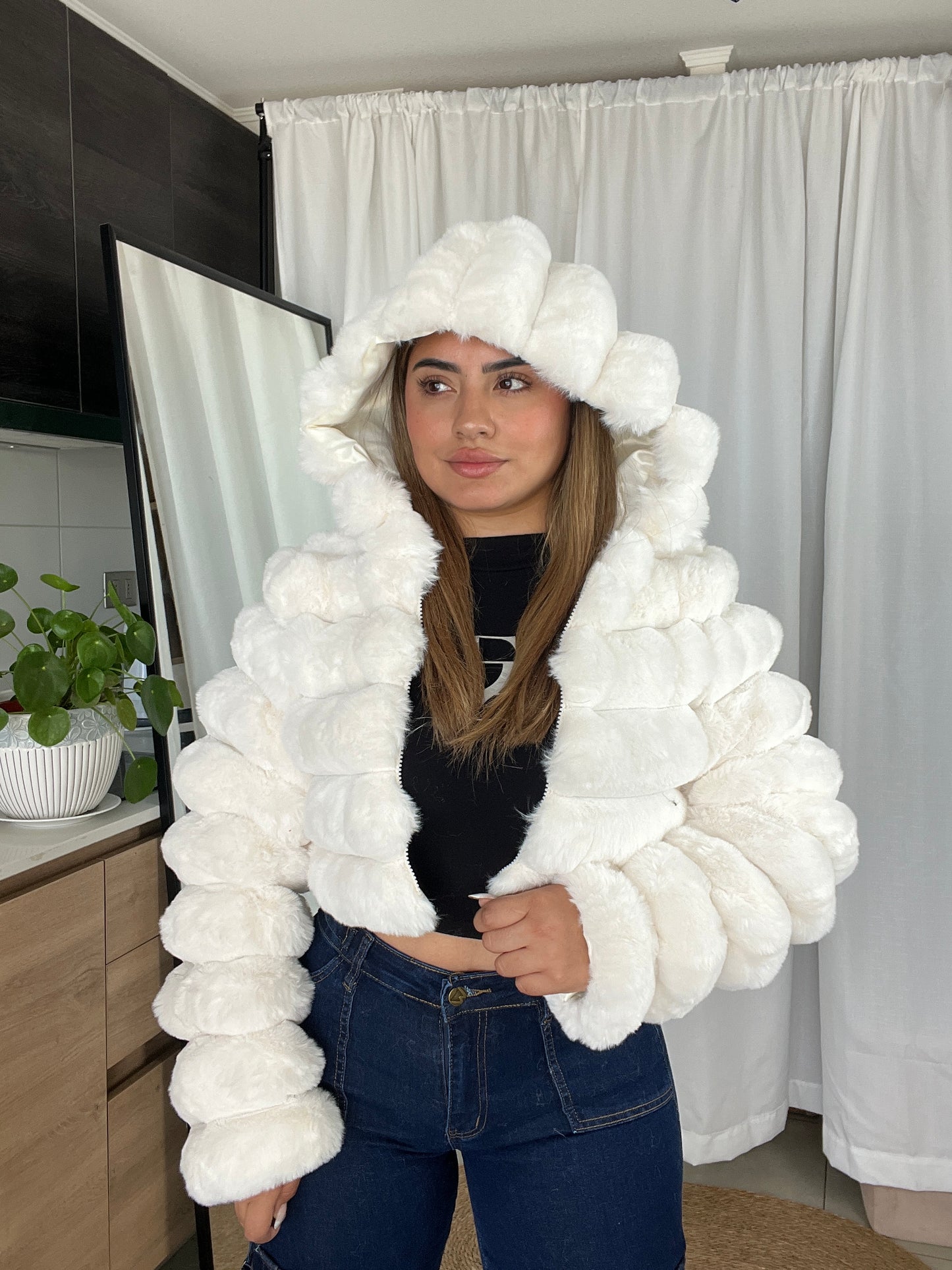 9902-2 | Chaqueta 3D Peluda