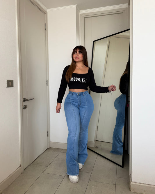 MB035 (B6) | Jeans Flare Celeste Focalizado | Menina