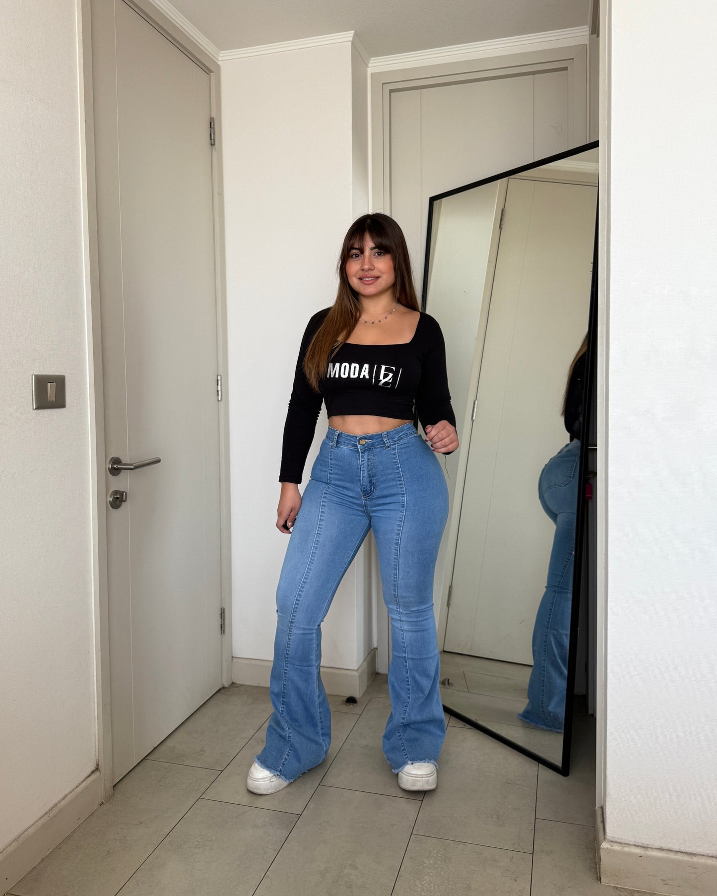MB035 (B6) | Jeans Flare Celeste Focalizado | Menina