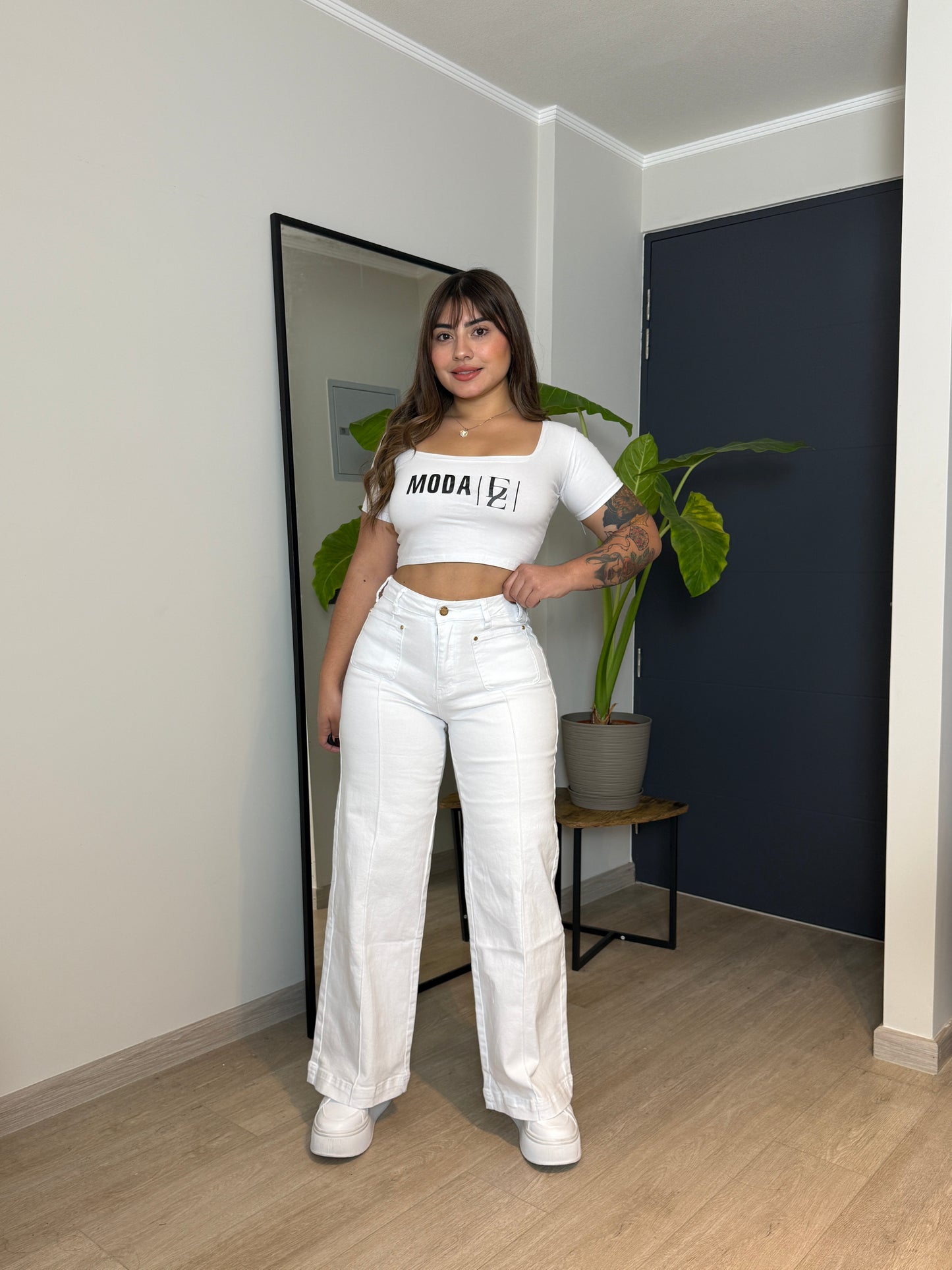 MB2001 (Q4) | Wide Leg Blanco Lineal Bolsillos Cuadrados | Menina