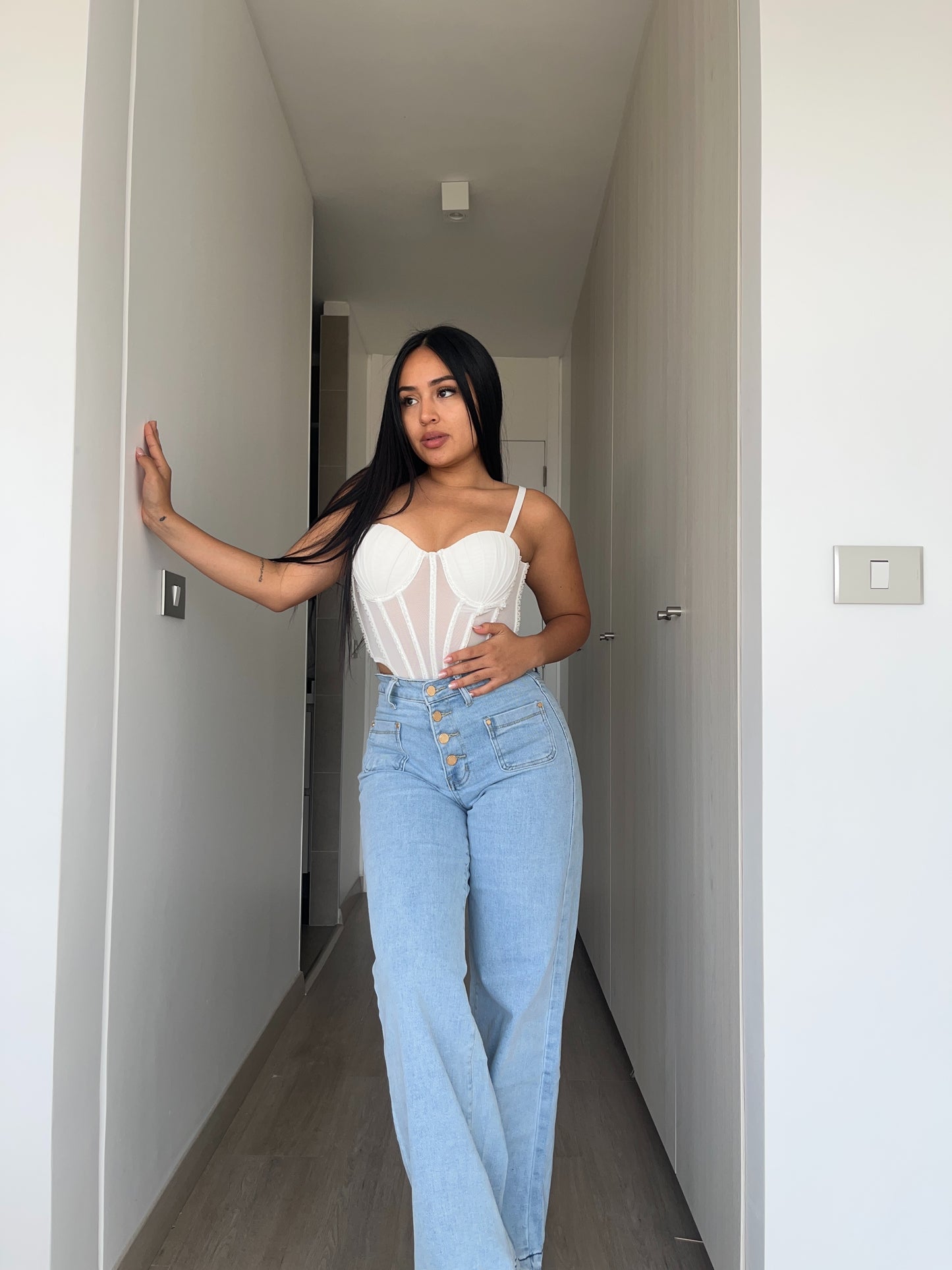 MB2011 (R7) | Palazzo 5 Botones Celeste | Menina