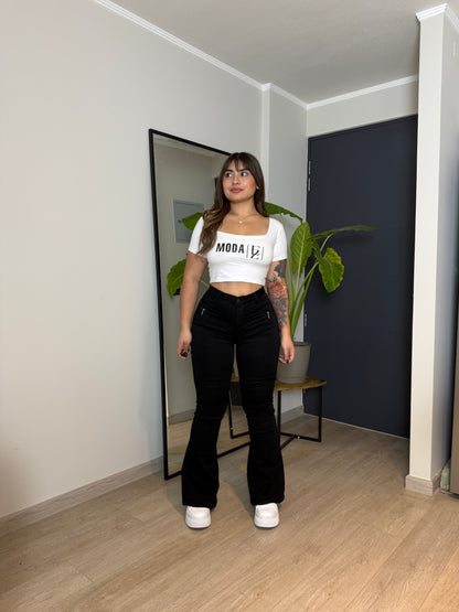 MB2060-4 (V4) | Flare Negro Cierres | Menina