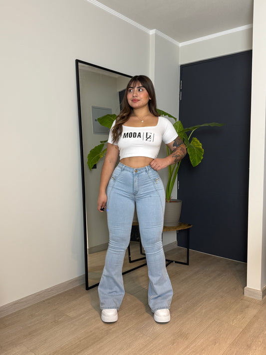 MB2060 (J7) | Flare Celeste Cierres | Menina