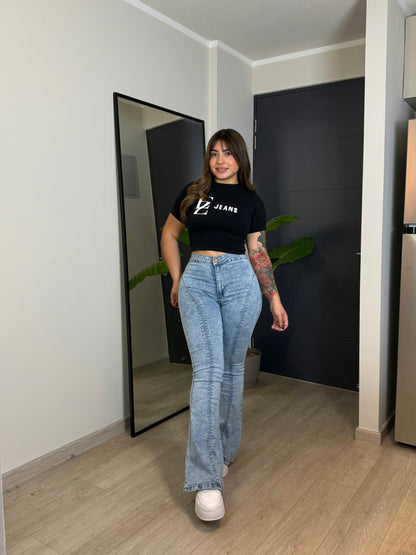 MB2063 (V1) | Flare Celeste Lineal Sin Bolsillos Adelante | Menina