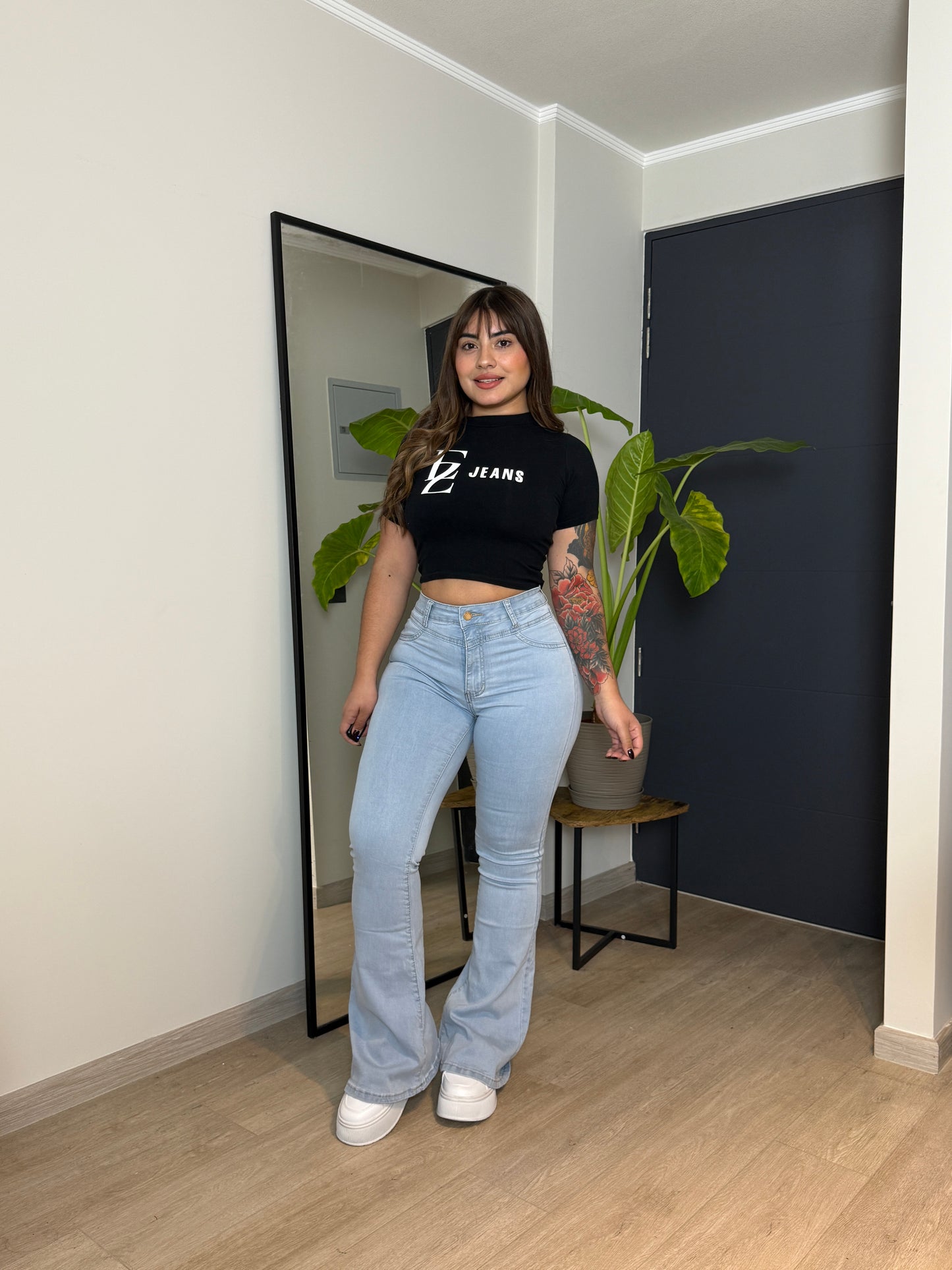 MB2064 (V4) | Flare Celeste Doble Costura | Menina