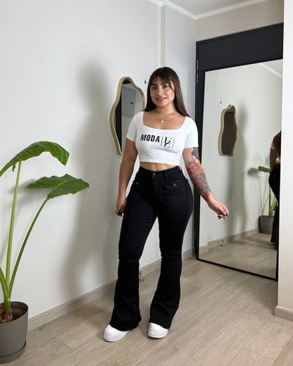 MB2067-2 (P7) | Flare Negro Lineal Bolsillos Cuadrados | Menina