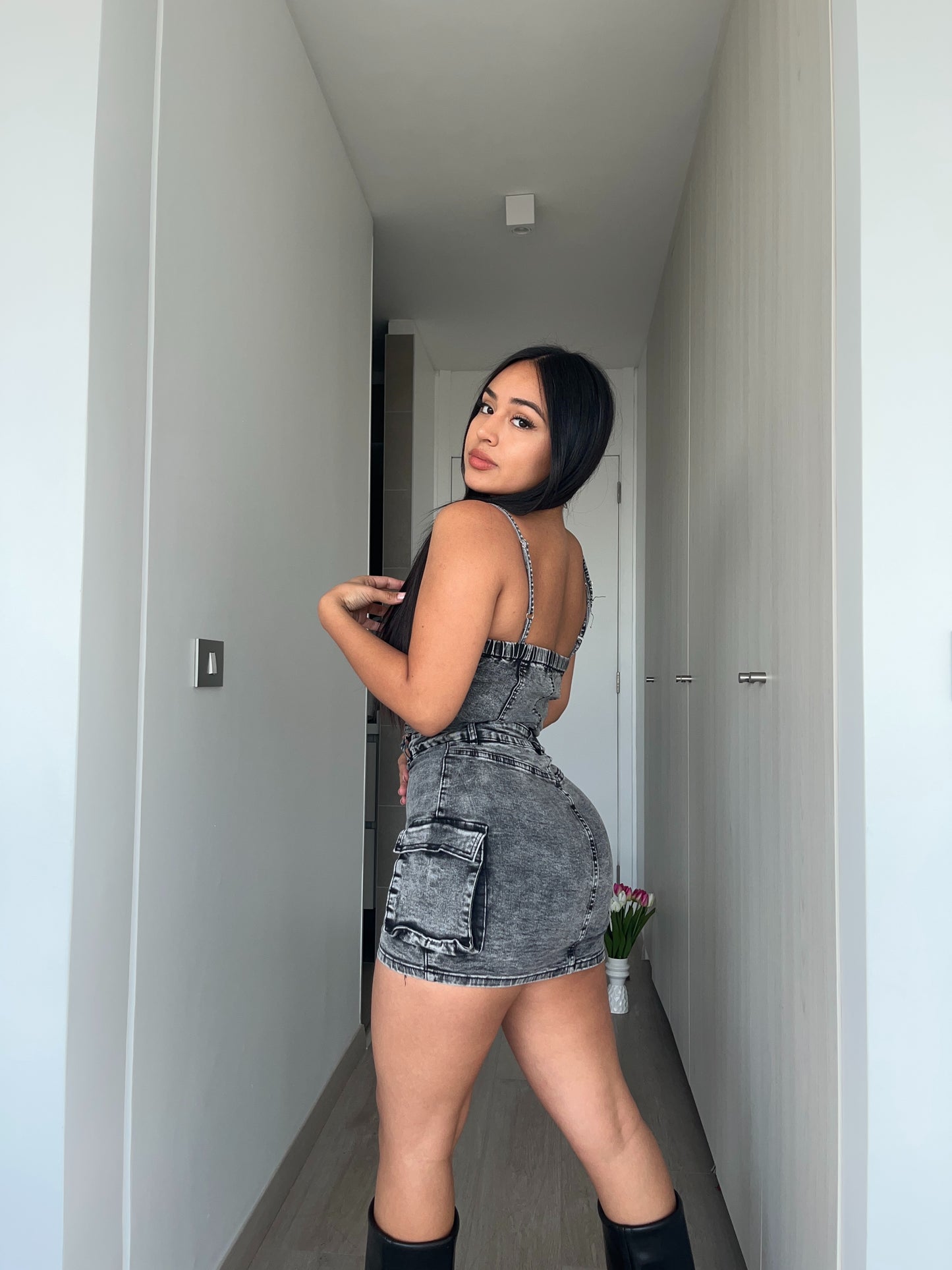 MB421-2 (D2) | Enterizo Falda Short Grafito | Menina