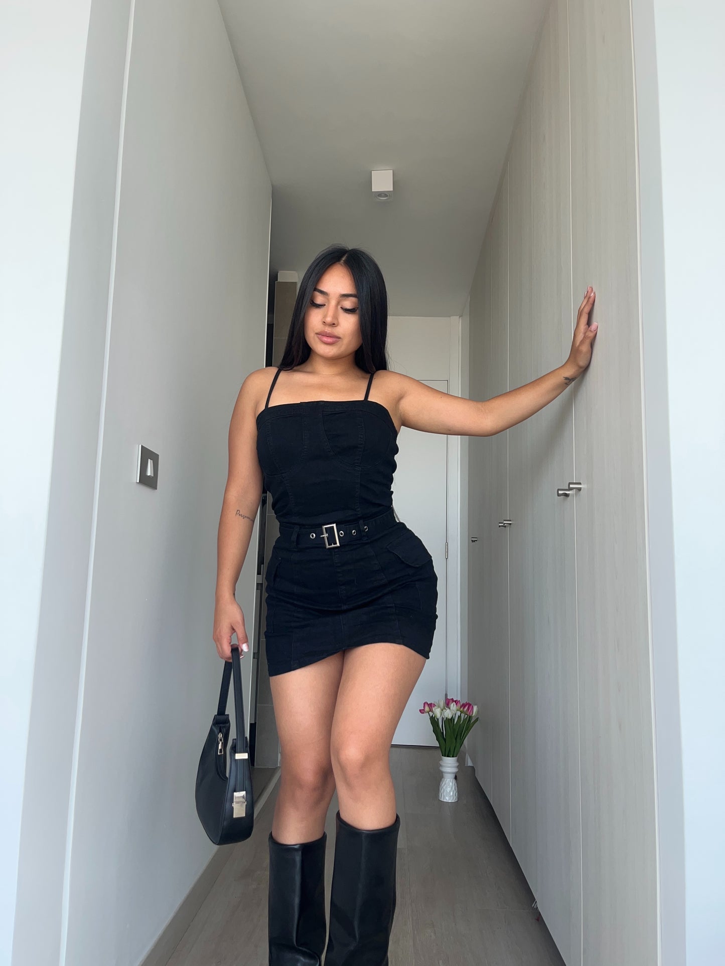 MB424-1 (K7) | Enterizo Falda Short Negrol | Menina