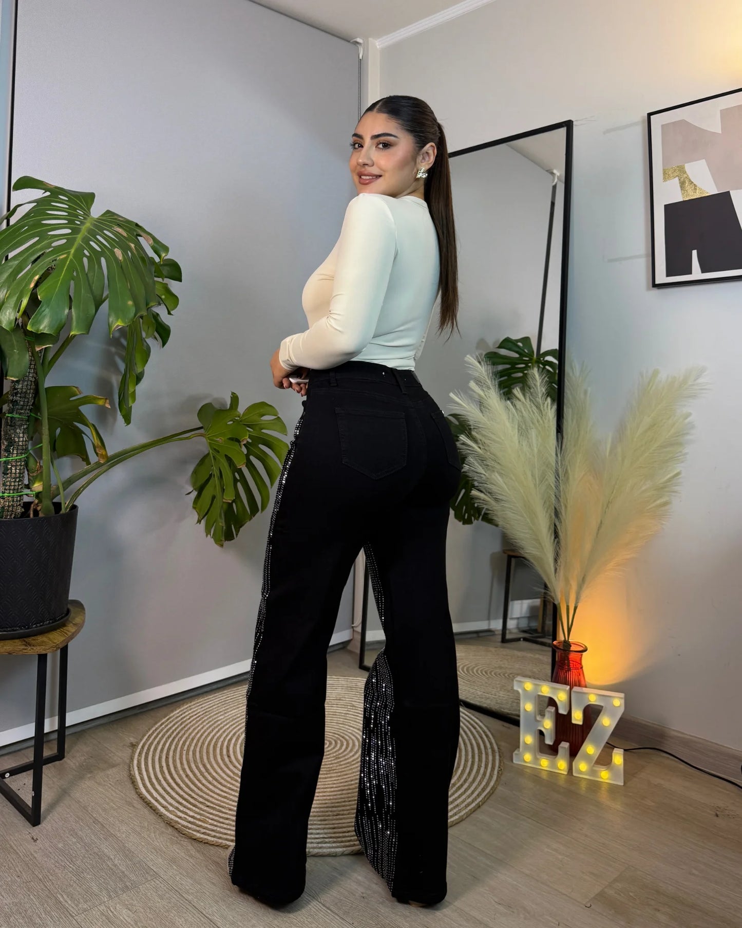 MB975-4 (C6) | Wide Leg Negro Brillos | Menina