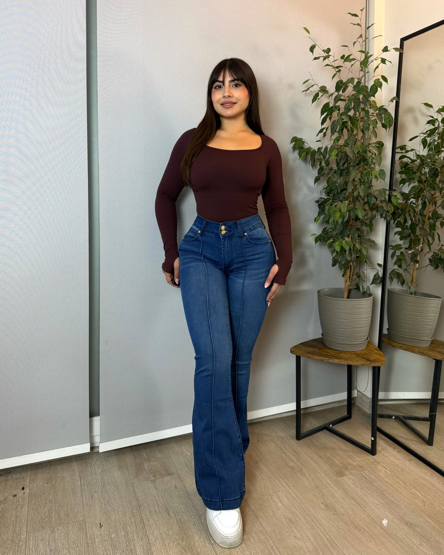 MC1006 (J7) | Flare Azul Lineal | Menina