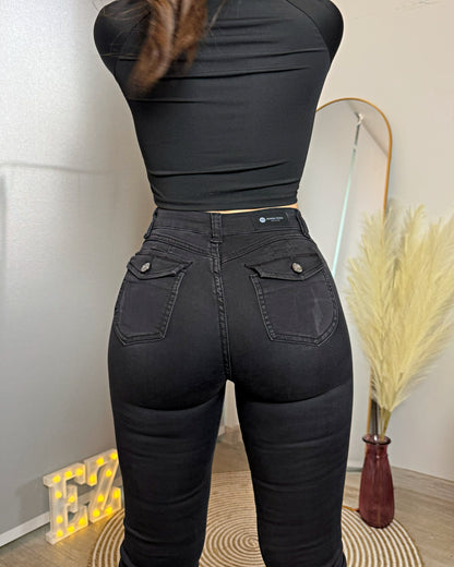 MC1012-1  | Flare Negro Focalizado Bolsillo Trasero Con Tapa | Menina (ABAJO)