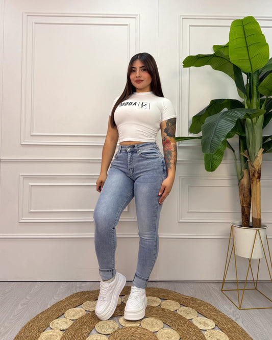 MC1094 (B6) | Skinny Celeste Focalizado