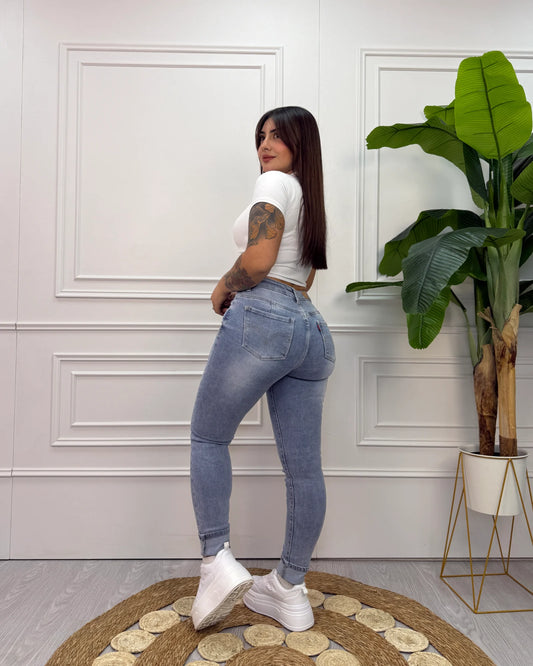 MC1094 (B6) | Skinny Celeste Focalizado
