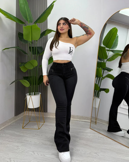 Jeans flare negro con línea y cierre decorativo para mujer
