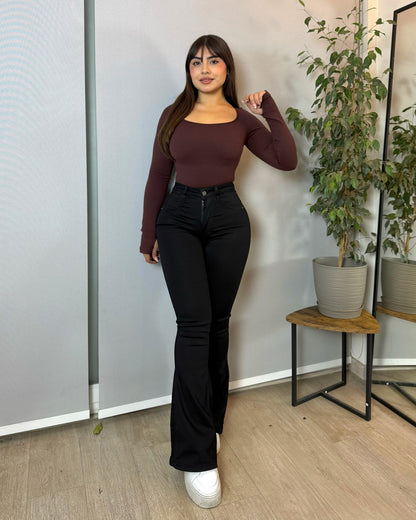 MC5005-2 | Flare Negro Con Faja | Menina (ARRIBA)