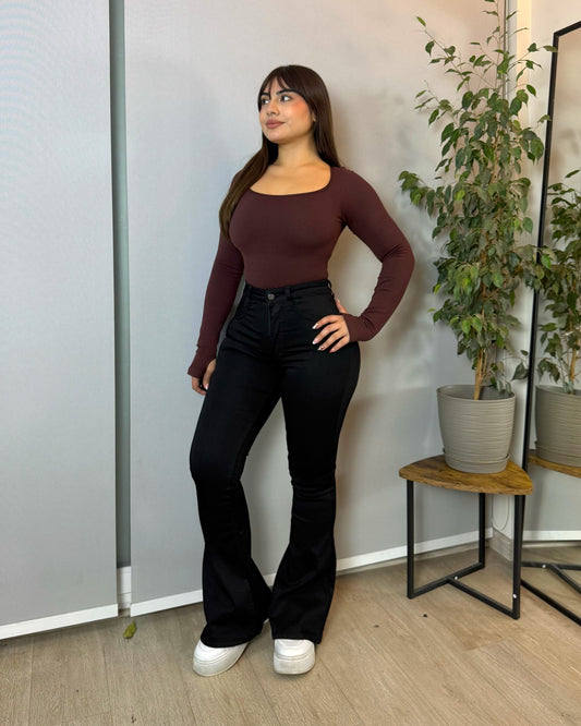 MC5005-2 (I5) | Flare Negro Con Faja | Menina