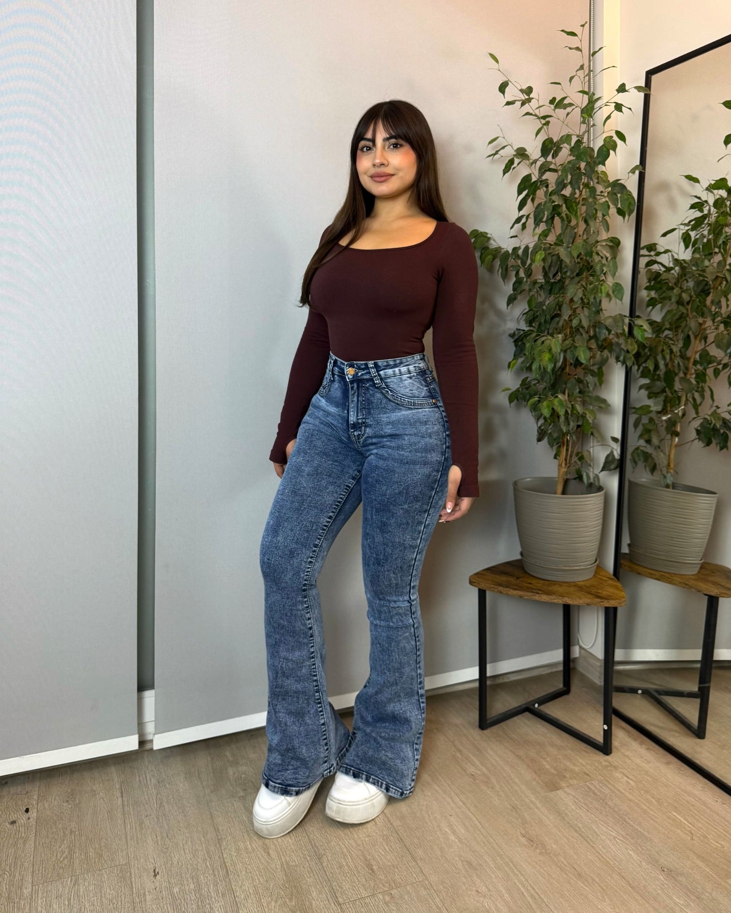 MC5005 (I1) | Flare Celeste Con Faja | Menina