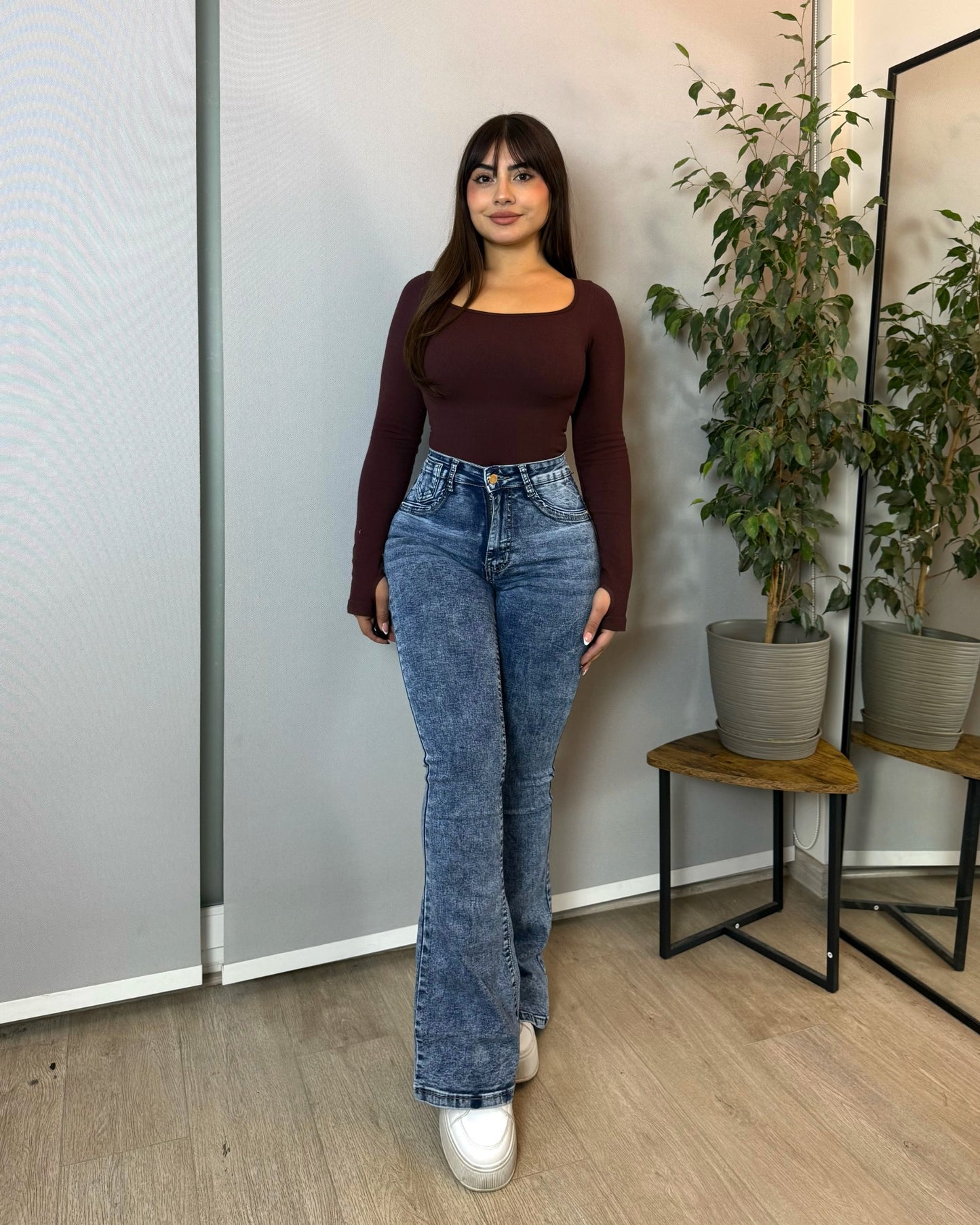 MC5005 (I1) | Flare Celeste Con Faja | Menina
