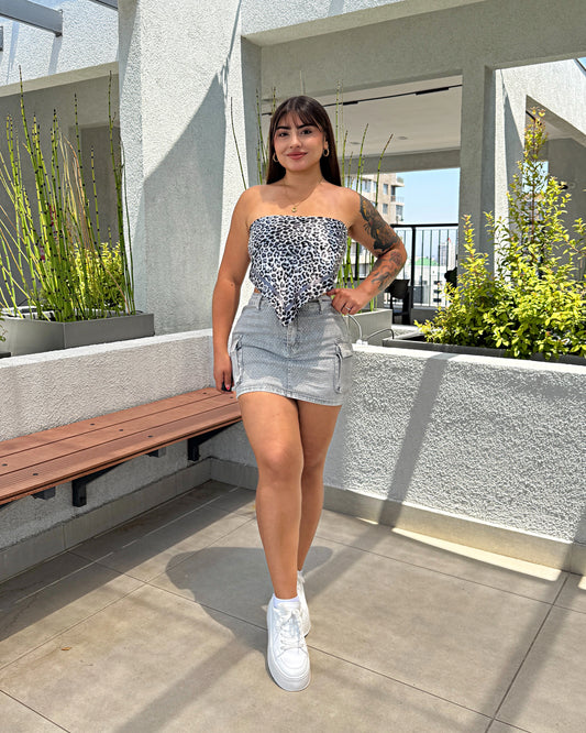 N672-3 (R3) | Falda Short Full Brillos Gris Cargo | Horma Pequeña | Menina