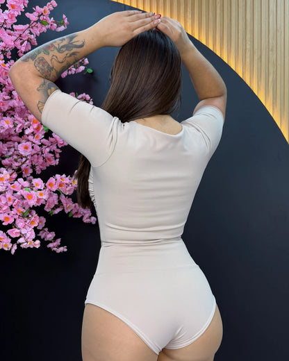 B12 | Body Modelador Escote Nudo Manga Corta | EZ