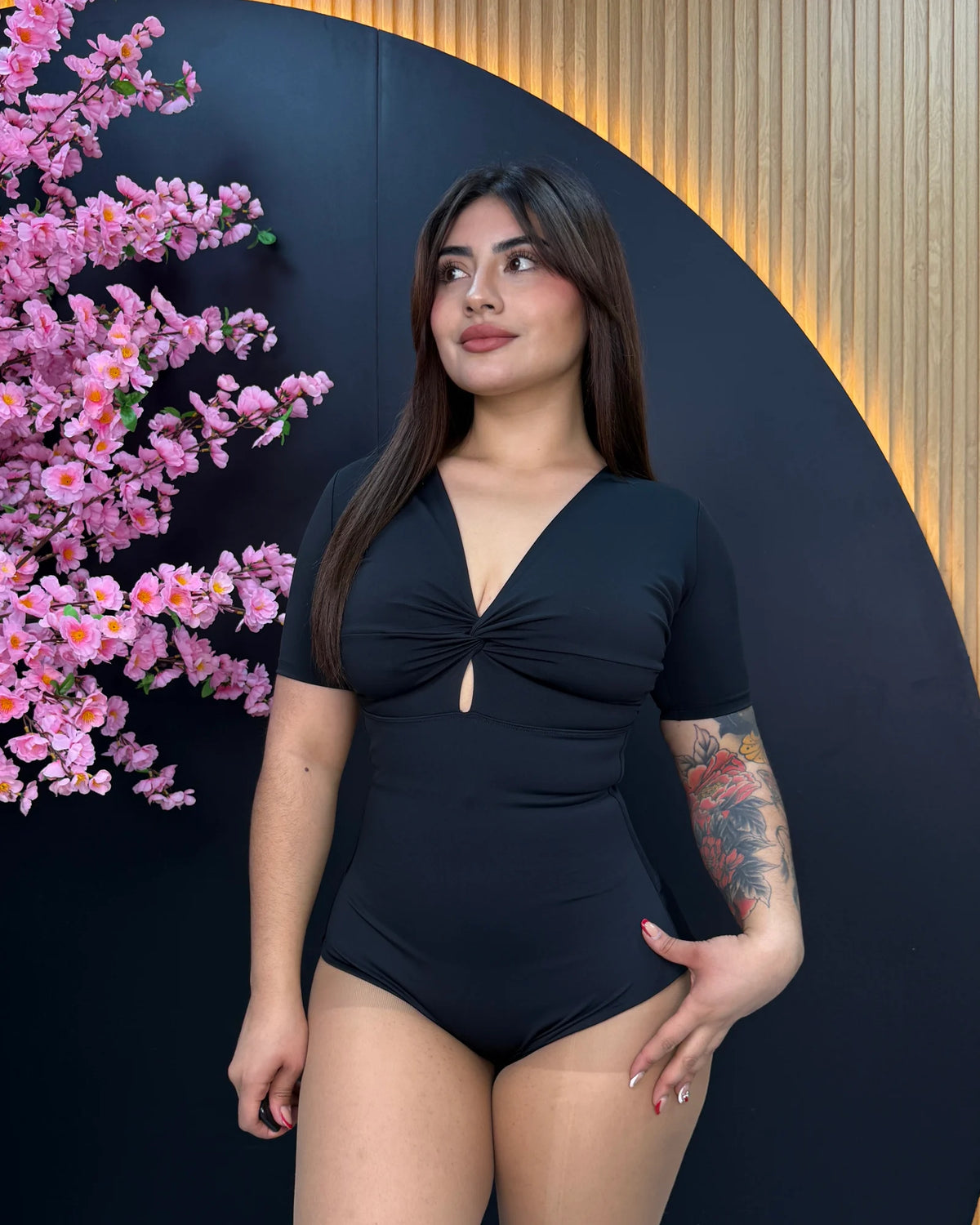 B12 | Body Modelador Escote Nudo Manga Corta | EZ