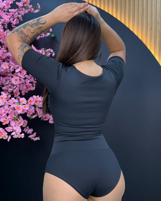 B12 | Body Modelador Escote Nudo Manga Corta | EZ
