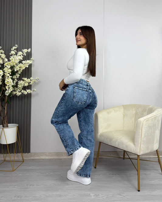Bali Baggy Nacional Celeste Jaspeado EZ ELITE en modelo, vista de perfil y espalda